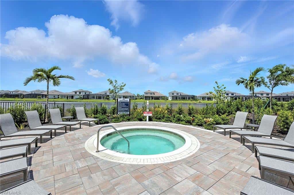 15372 Turin Dr, Naples, photo 47