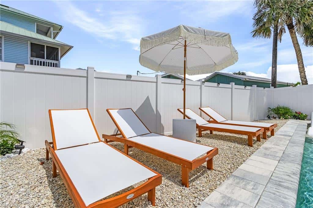 197 Madison Ct, Fort Myers Beach, photo 6