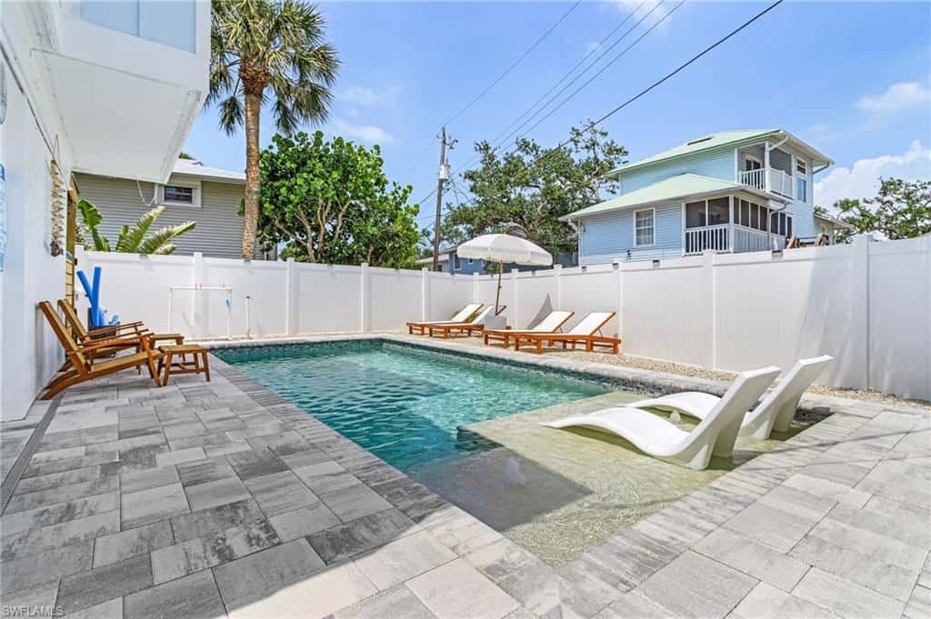 197 Madison Ct, Fort Myers Beach, photo 7