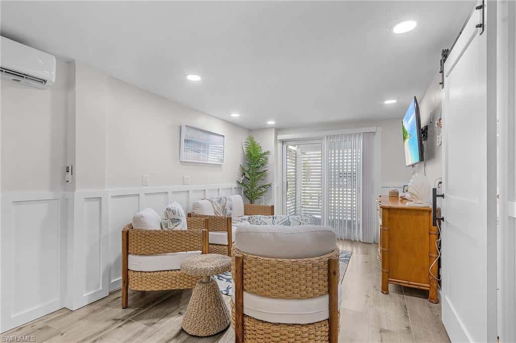 197 Madison Ct, Fort Myers Beach, photo 28