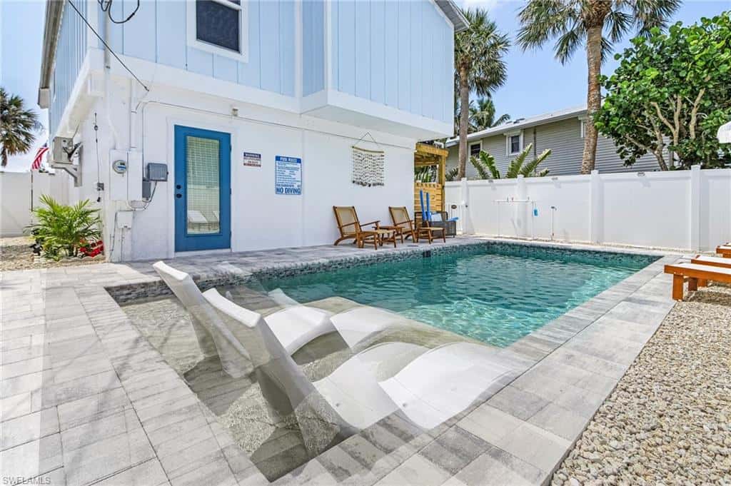 197 Madison Ct, Fort Myers Beach, photo 8