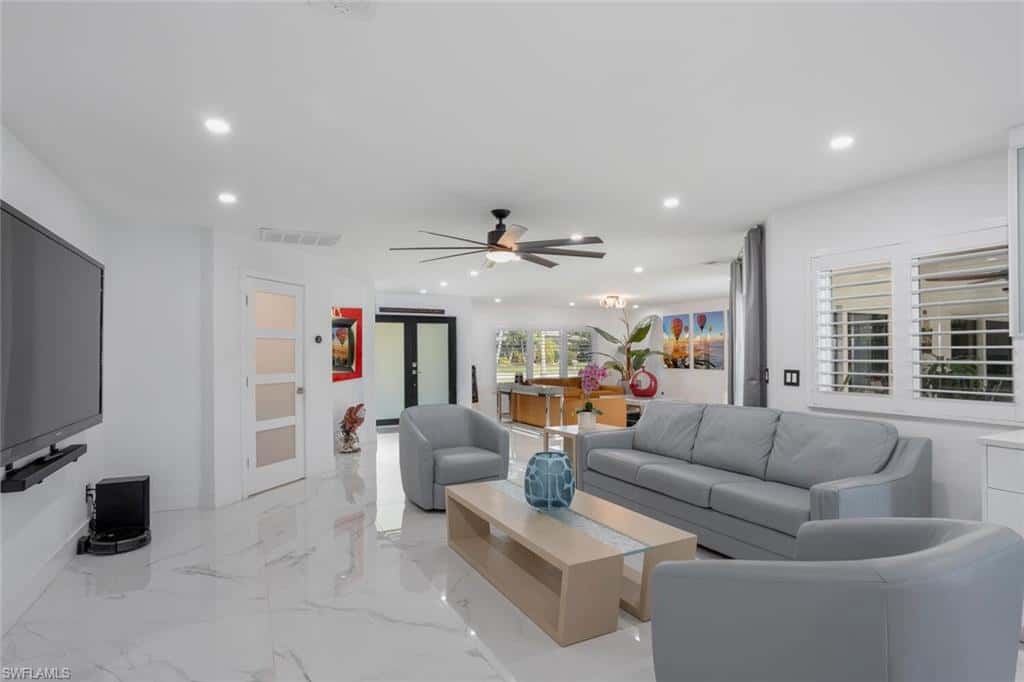 1026 Town And River Dr, Fort Myers, photo 6
