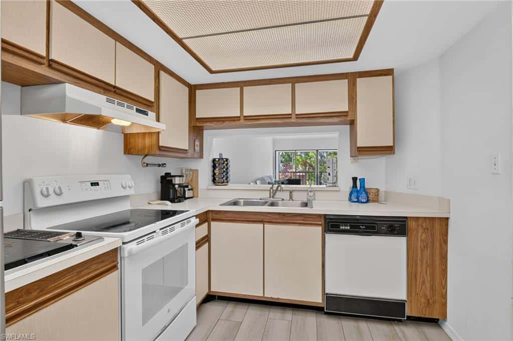 909 Augusta Blvd #7, Naples, photo 12