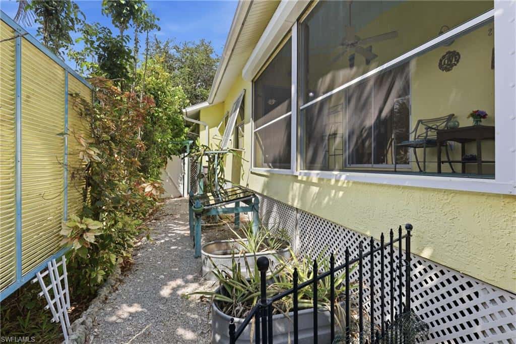 224 Benson St, Naples, photo 28