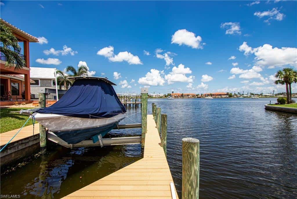 447 Avalon Dr, Cape Coral, photo 41