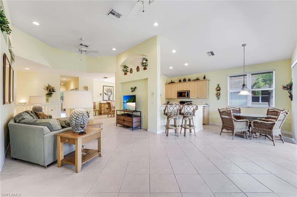6858 Ascot Dr #201, Naples, photo 5