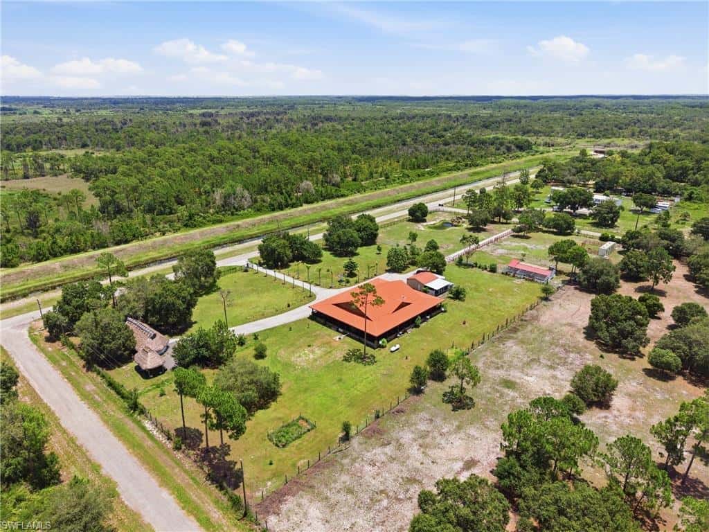 842 Hunting Club Ave, Clewiston, photo 47