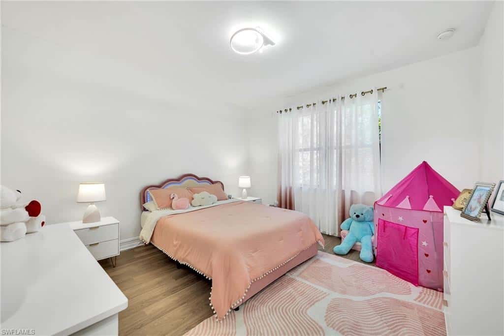 7689 Bristol Cir, Naples, photo 9