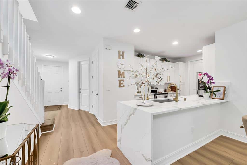 7689 Bristol Cir, Naples, photo 4