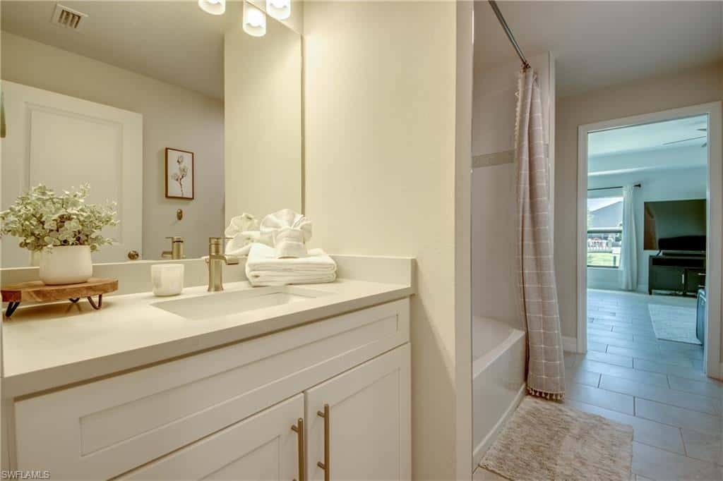 2104 28th Ln, Cape Coral, photo 27
