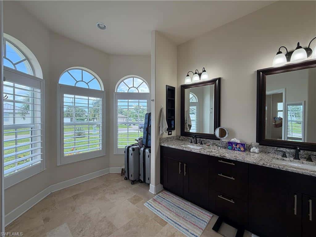 921 5th Ter, Cape Coral, photo 26