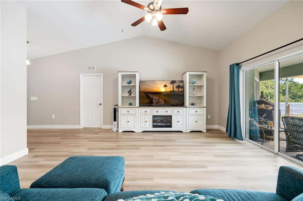 1020 Prospect Ave, Lehigh Acres, photo 4