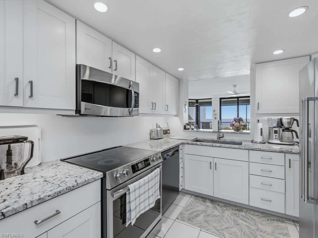 11030 Gulf Shore Dr #503, Naples, photo 12