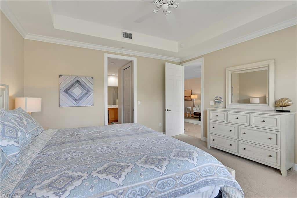 4700 Yacht Harbor Dr #612, Naples, photo 6