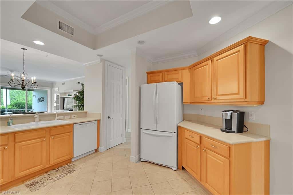 4700 Yacht Harbor Dr #612, Naples, photo 17