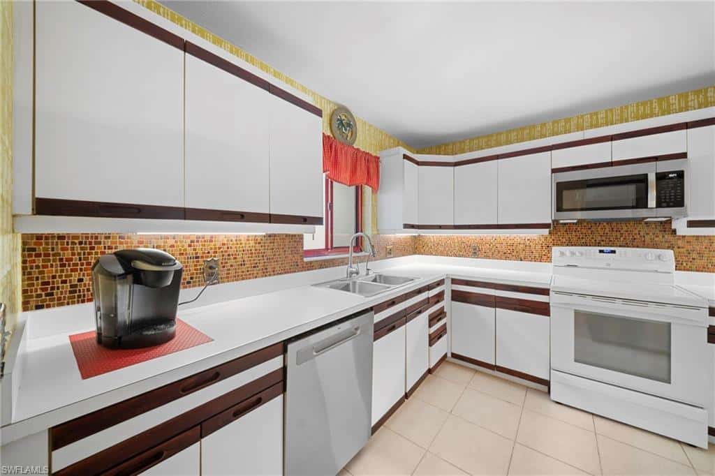 758 Eagle Creek Dr #202, Naples, photo 7