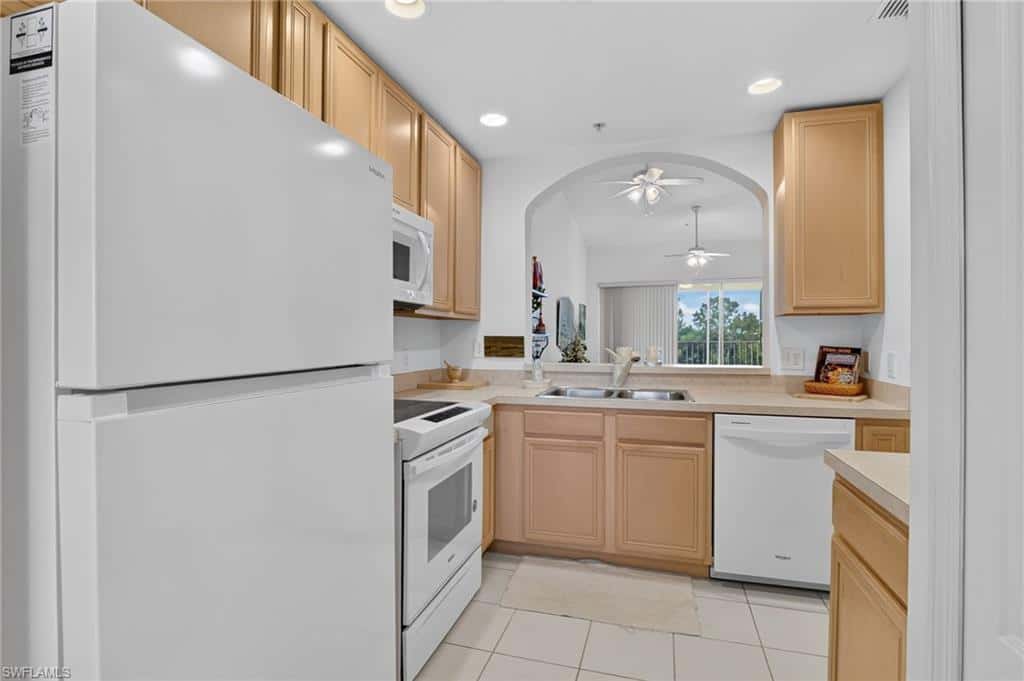 6820 Sterling Greens Pl #402, Naples, photo 17