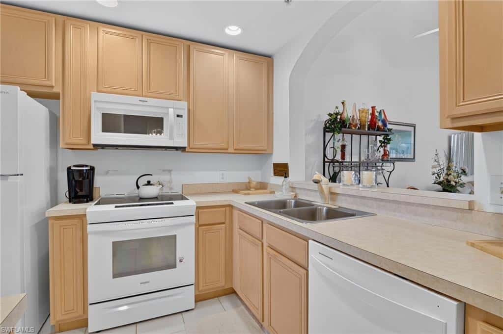 6820 Sterling Greens Pl #402, Naples, photo 14
