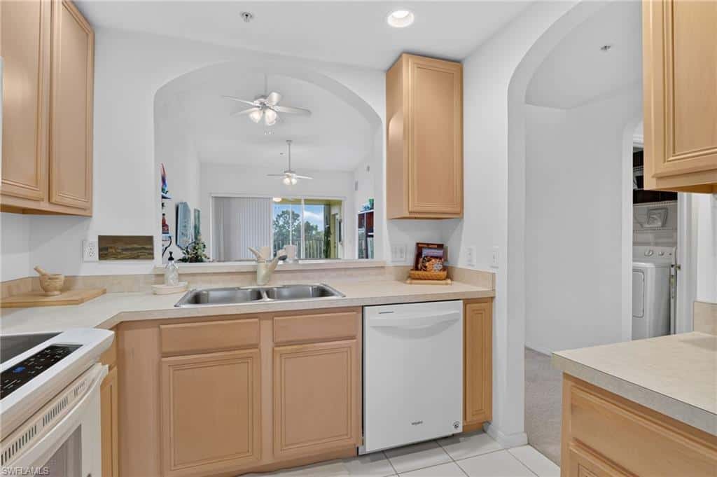 6820 Sterling Greens Pl #402, Naples, photo 18