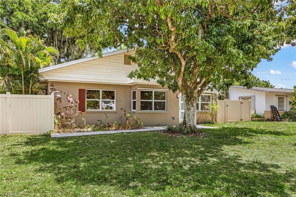 209 Kingston Dr, Fort Myers, photo 36