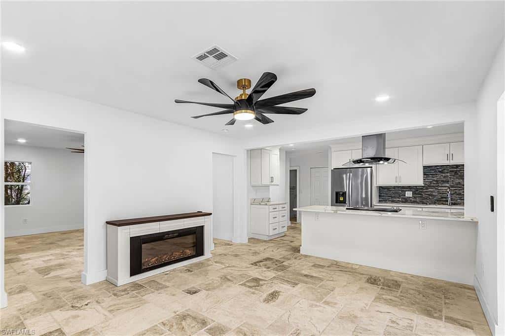 209 Kingston Dr, Fort Myers, photo 5