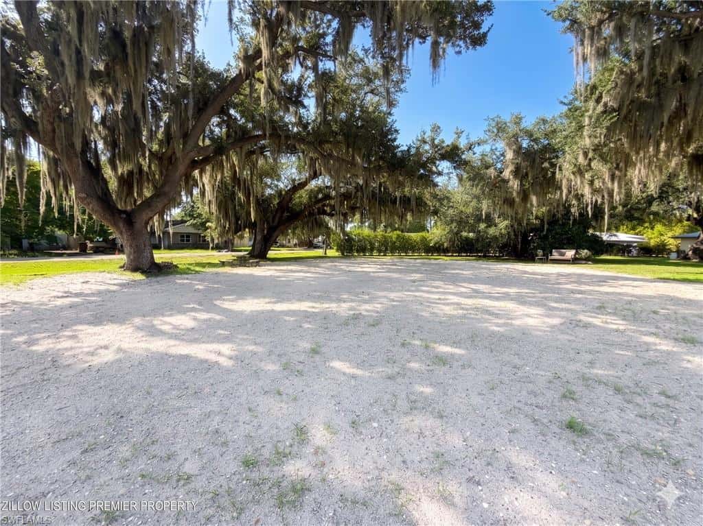 209 Kingston Dr, Fort Myers, photo 41