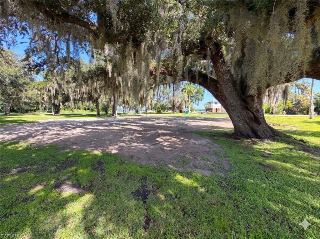 209 Kingston Dr, Fort Myers, photo 40