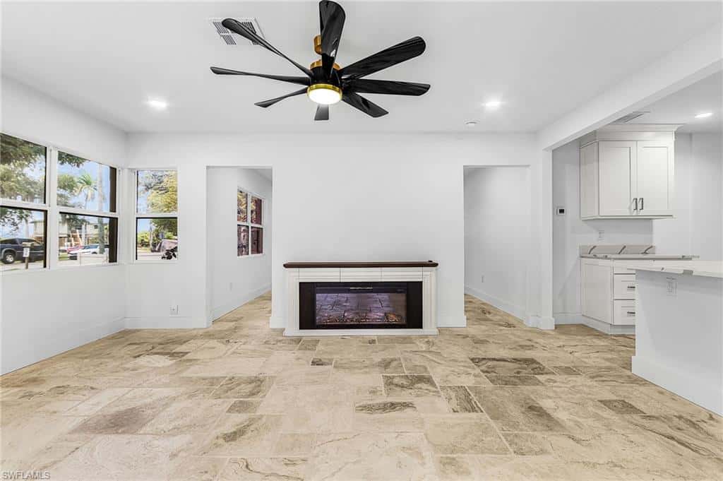 209 Kingston Dr, Fort Myers, photo 8