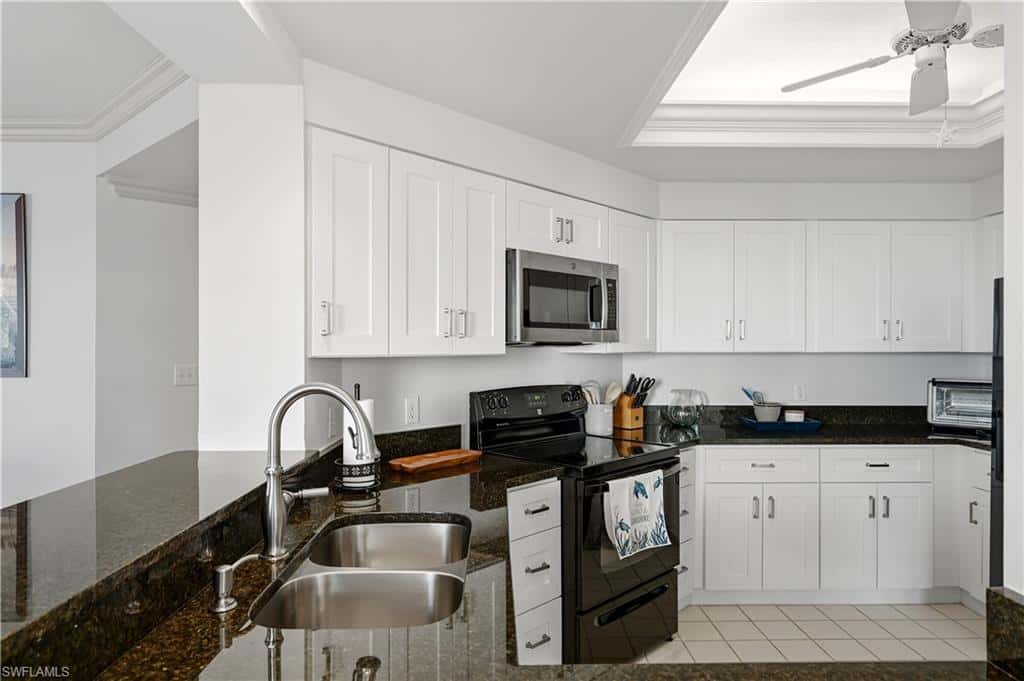 6260 Bellerive Ave #404, Naples, photo 24