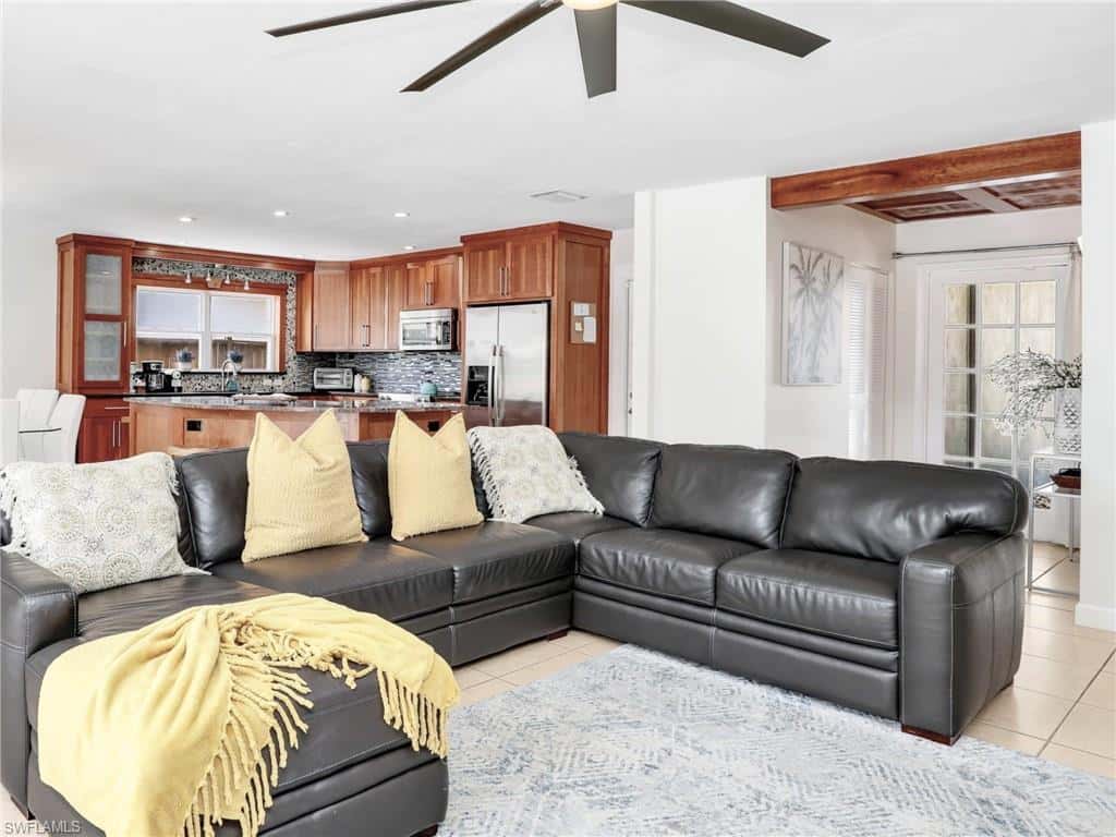 1268 Lake Shore Dr, Naples, photo 6