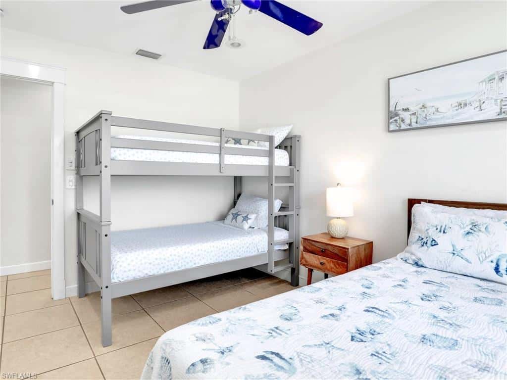 1268 Lake Shore Dr, Naples, photo 13