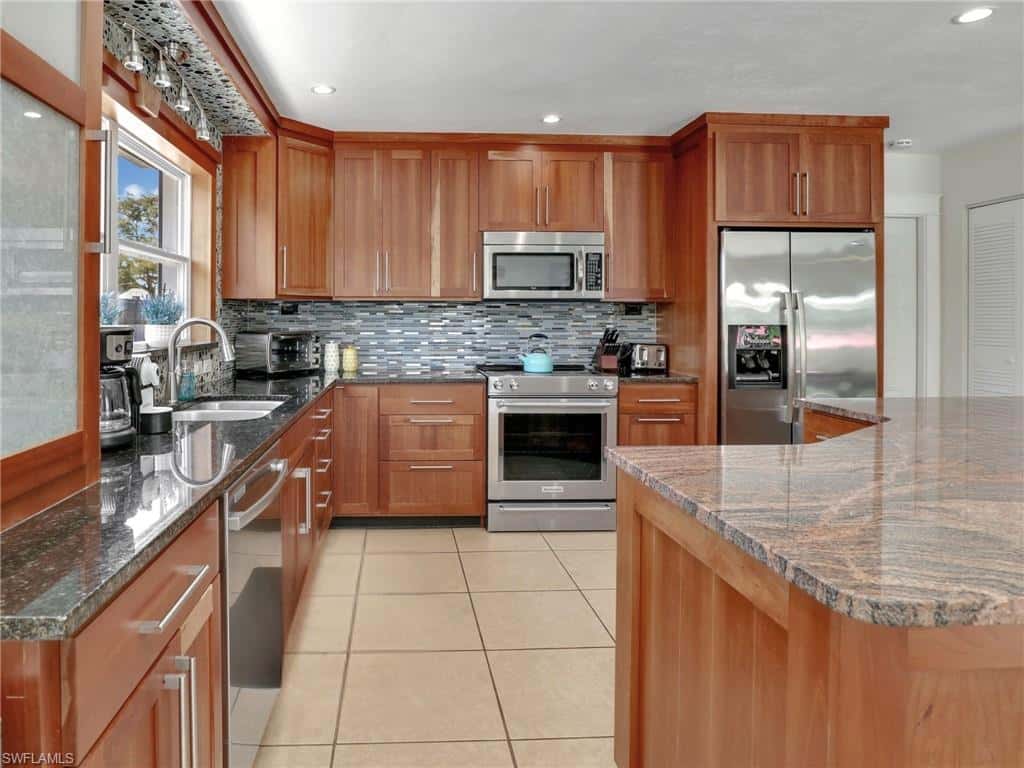 1268 Lake Shore Dr, Naples, photo 7