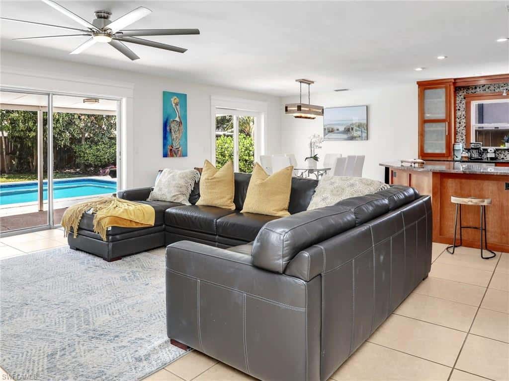 1268 Lake Shore Dr, Naples, photo 8