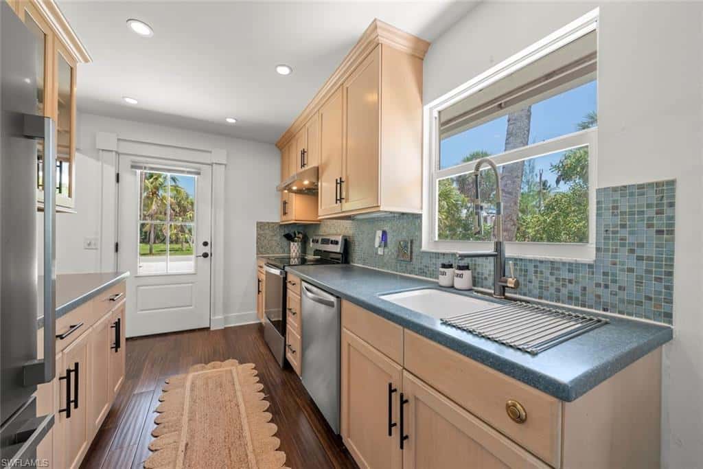 2539 Coconut Dr, Sanibel, photo 17