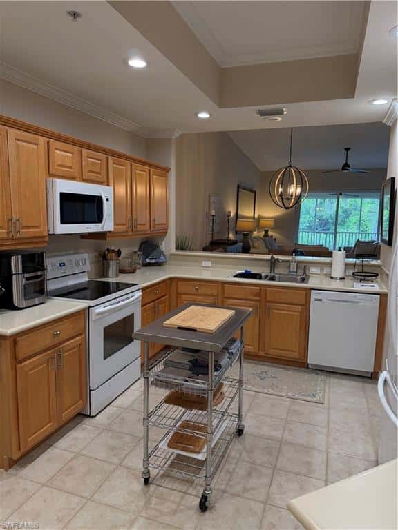 4700 Yacht Harbor Dr #622, Naples, photo 36