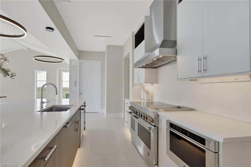 211 1st St, Bonita Springs, photo 13