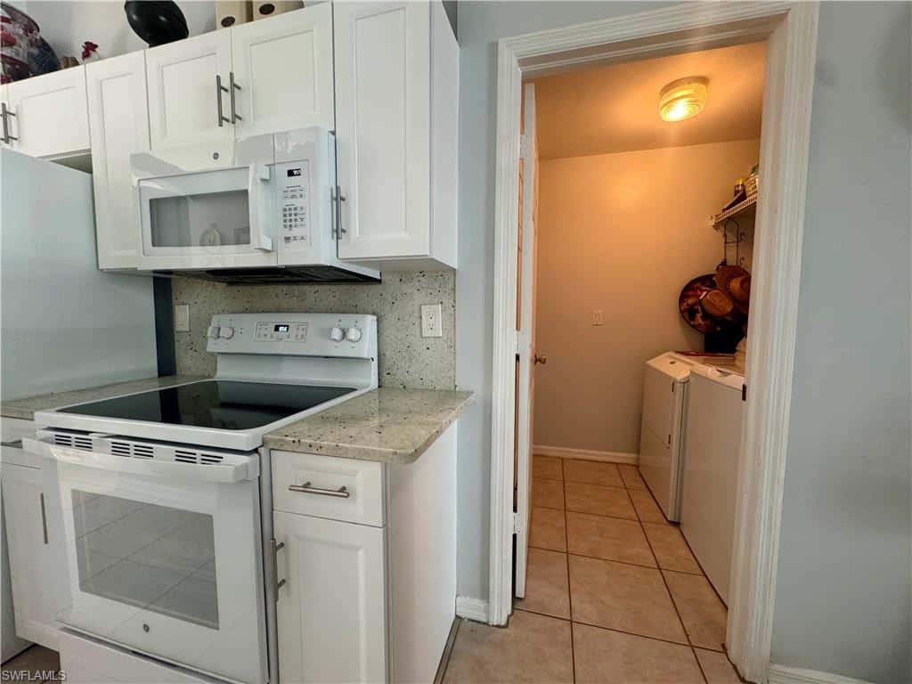 461 1st St, Naples, photo 31