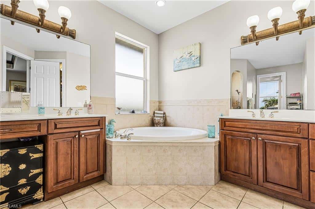 2441 9th Ter, Cape Coral, photo 11