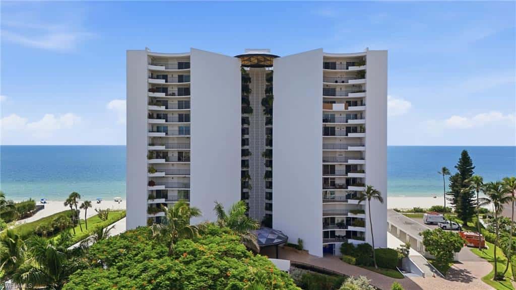 3951 Gulf Shore Blvd #700, Naples, photo 32