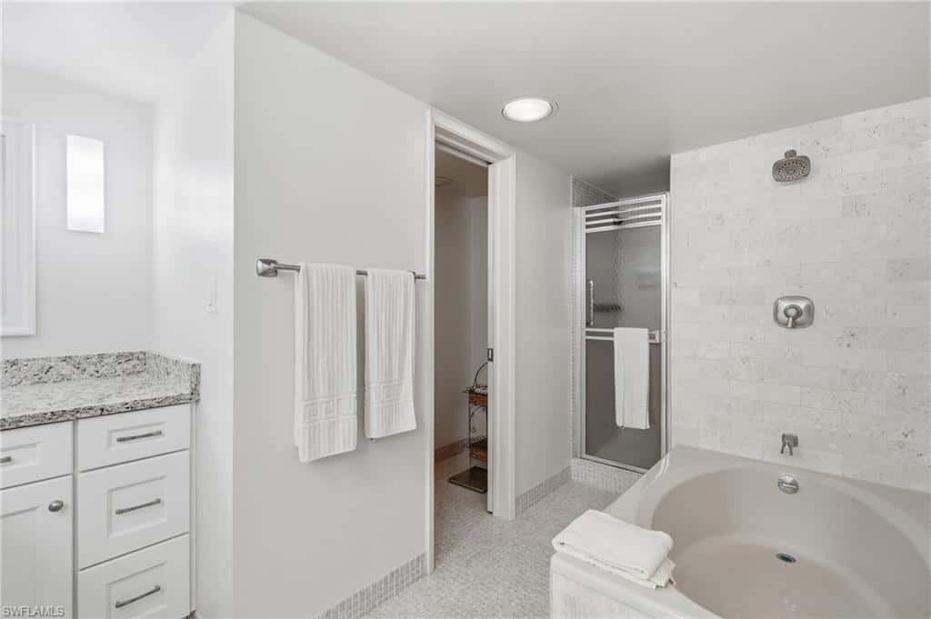 3951 Gulf Shore Blvd #700, Naples, photo 18