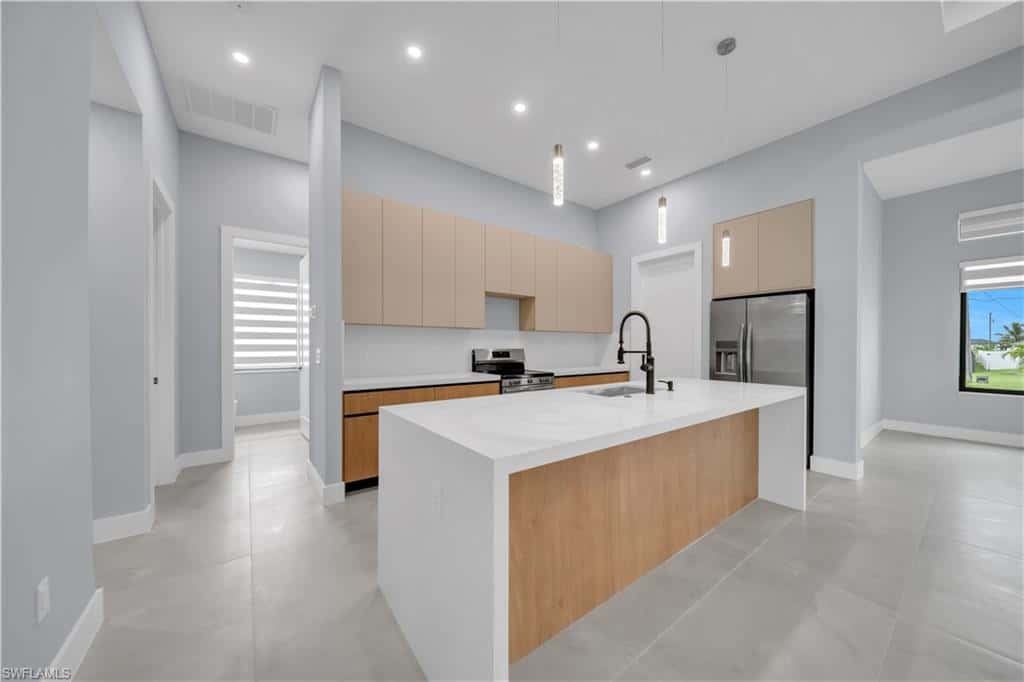 2204 5th Ter, Cape Coral, photo 7