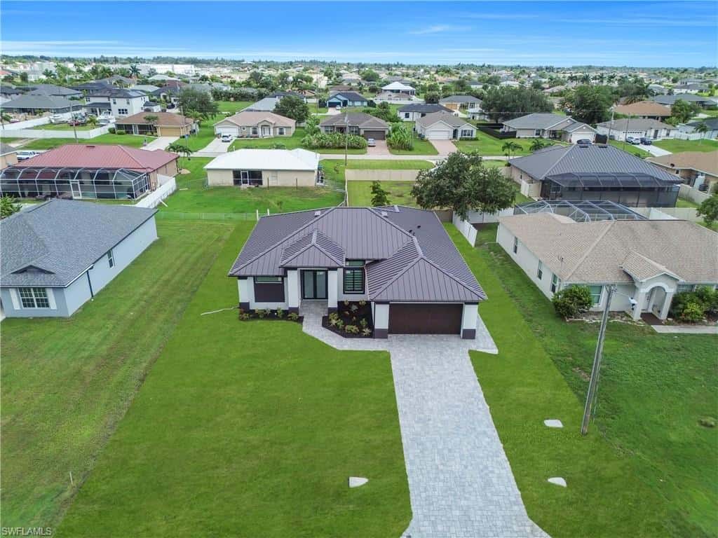 2204 5th Ter, Cape Coral, photo 4