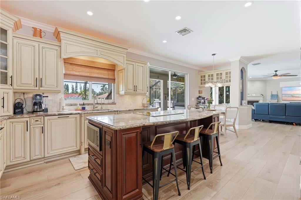 308 Wentworth Ct, Naples, photo 12