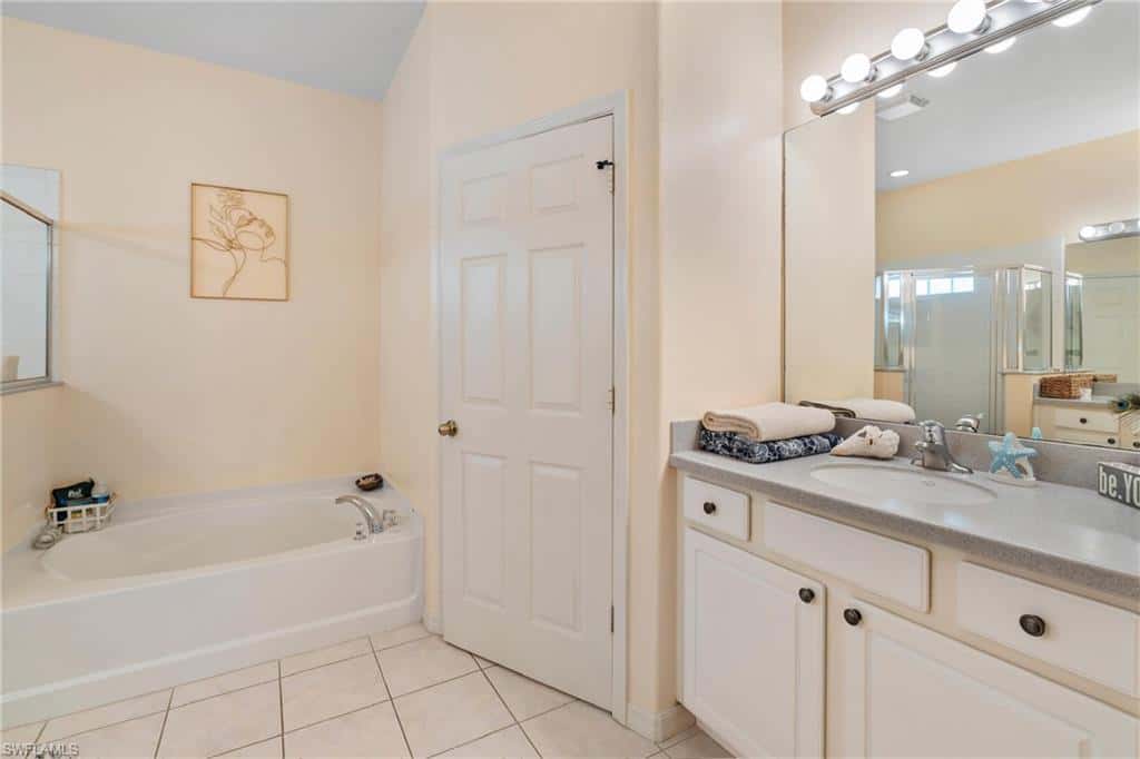 8285 Silver Birch Way, Lehigh Acres, photo 11