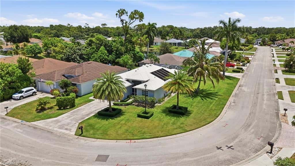 295 Stanhope Cir, Naples, photo 6
