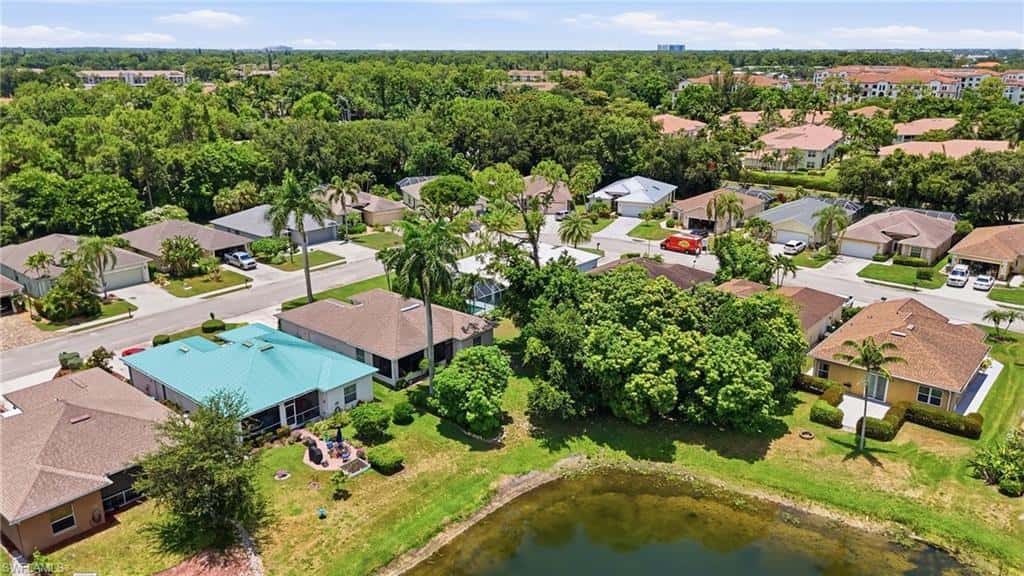 295 Stanhope Cir, Naples, photo 47
