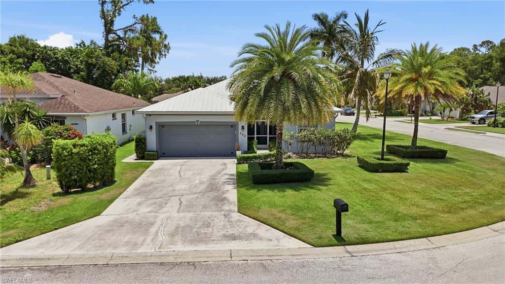 295 Stanhope Cir, Naples, photo 4