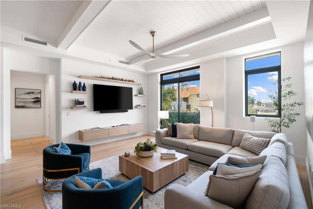 875 6th Ave #304, Naples, photo 4