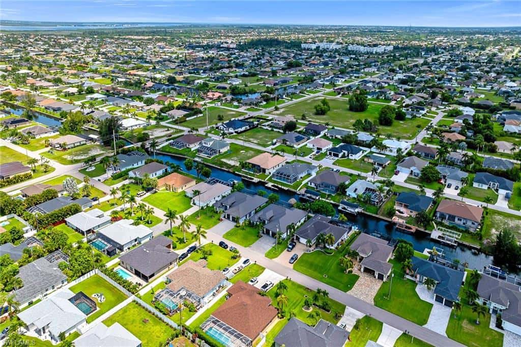 1905 29th Ter, Cape Coral, photo 44