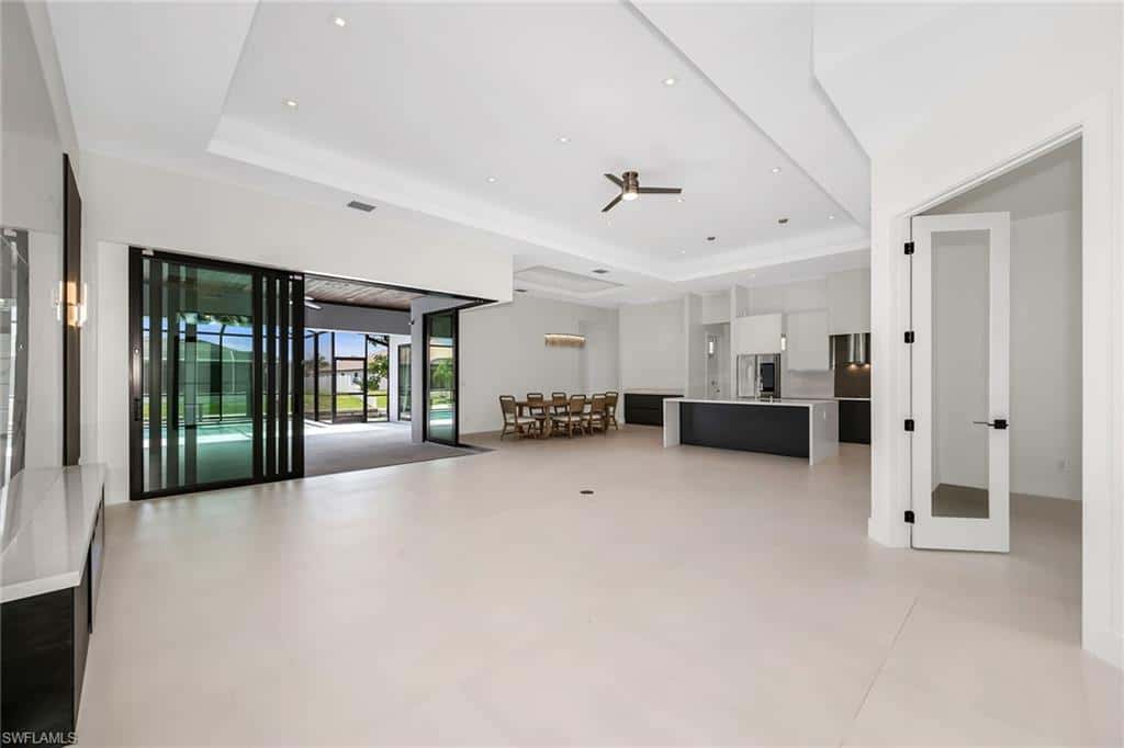 1905 29th Ter, Cape Coral, photo 8